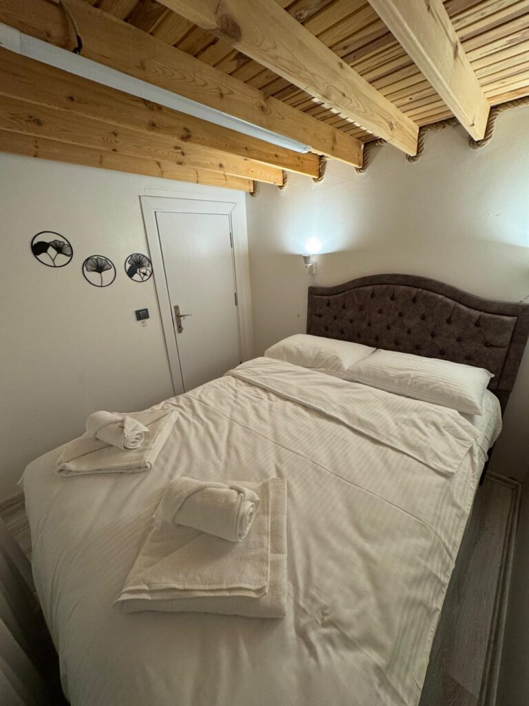 21646870-51b1-47b9-b0cb-37f3392621ed