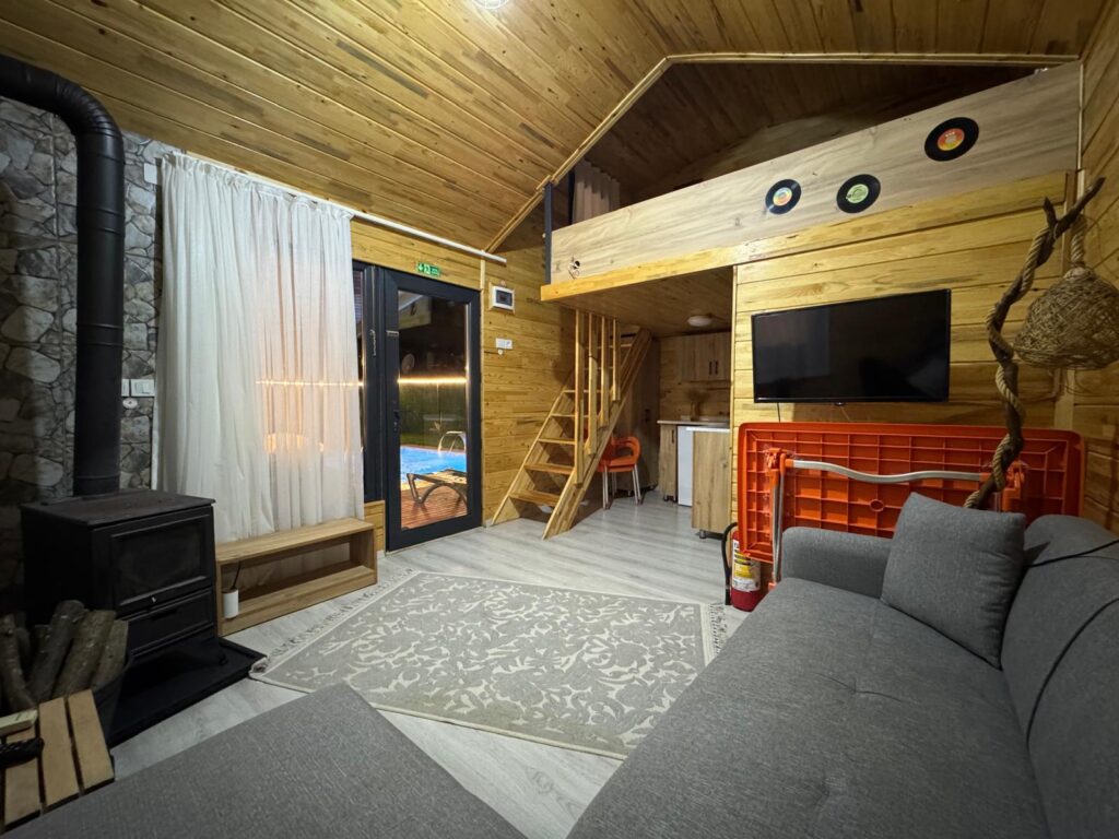 90586f4b-8abc-4d2d-92b5-b3d947466f66