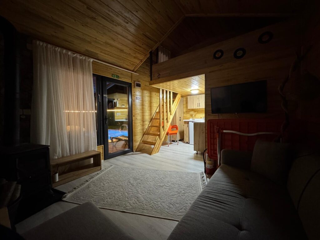 a749df08-f5c9-4b1a-bfe3-d912c2ac54ba