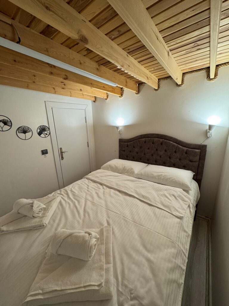 da9b012d-d974-41d7-9018-02526d53cbcc