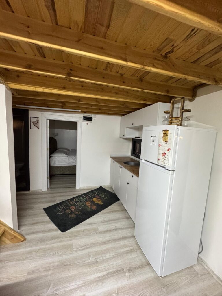 ea119ac4-d3e0-4ef4-b41f-d96637b3be95